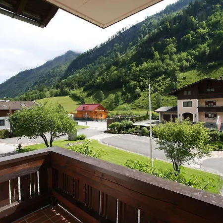 Casa de Férias Near Area With Balcony Fusch an der Grossglocknerstrasse